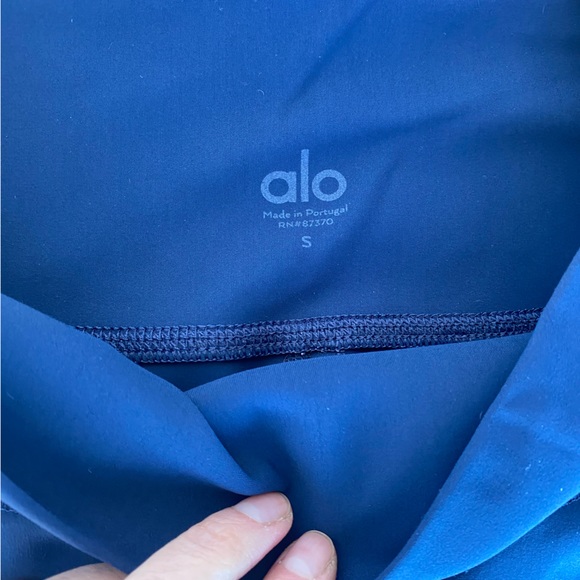 5 Leggings bundle! Alo Yoga+ Ellie 2 long and 3 capri! Size Small - Picture 7 of 8